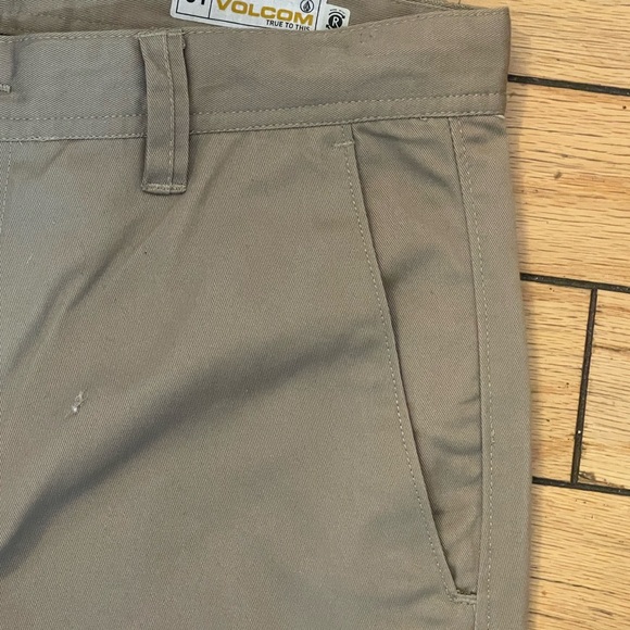 New Without Tags ,  men’s Billabong khakis! - Picture 4 of 8